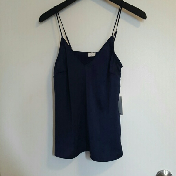 New Aritzia Camisole - Picture 3 of 4
